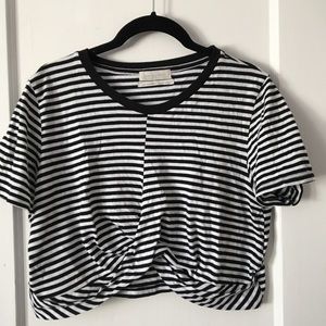 Urban Outfitters crop top Size L